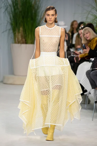 Look 3